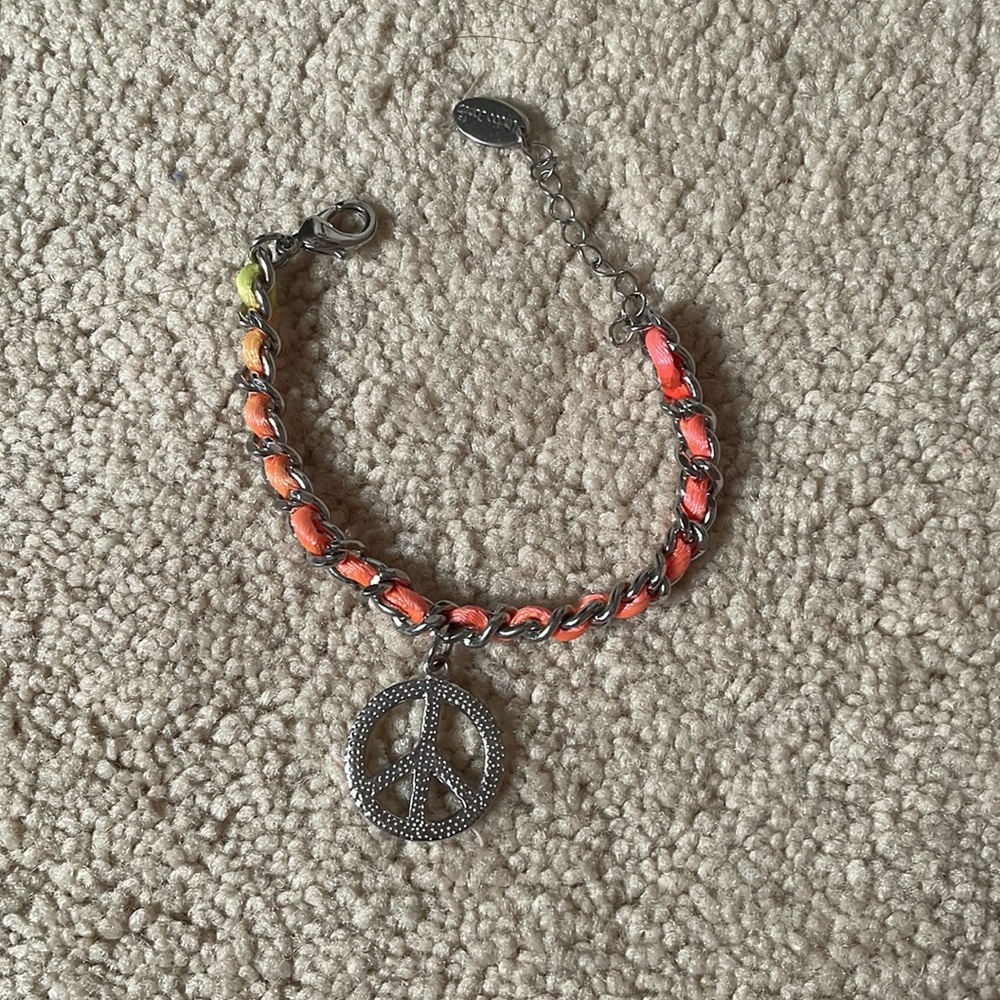 Peace Sign Bracelet - Picture 2 of 3